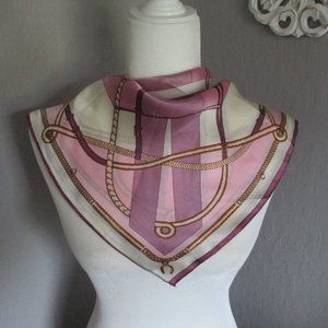 Lavender lucky horseshoe scarf